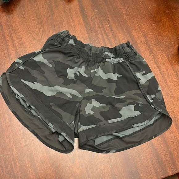 Athleta camouflage running shorts Size XS - Picture 2 of 11